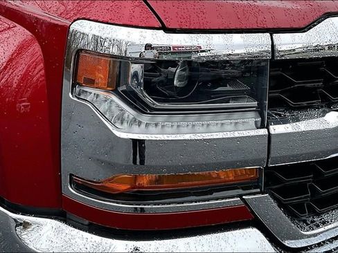 Used 2018 Chevrolet Silverado 1500 LT w/ All Star Edition image 30