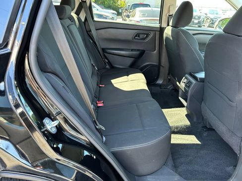 Used 2024 Nissan Rogue S FWD image 17