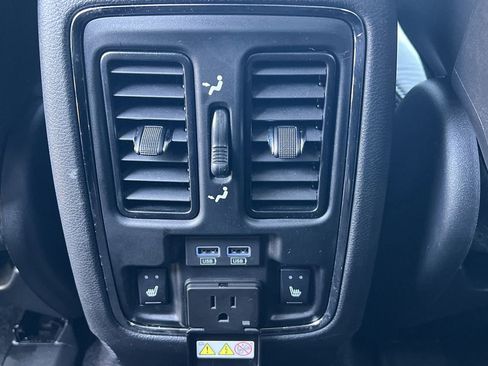 Used 2020 Jeep Grand Cherokee SRT image 29