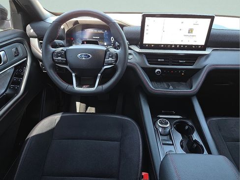 Used 2025 Ford Explorer ST image 13