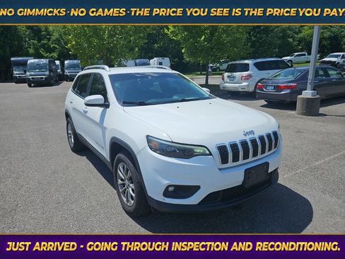 Used 2019 Jeep Cherokee Latitude Plus AWD/4WD image 1