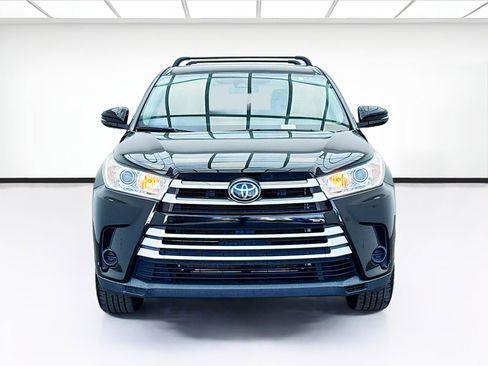 Used 2019 Toyota Highlander LE w/ Carpet Mat Package (TMS) image 2