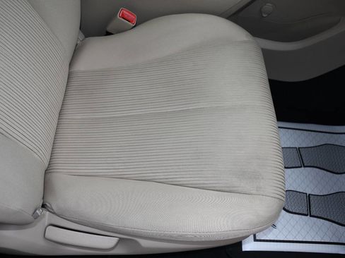 Used 2011 Toyota Venza AWD w/ Convenience Pkg image 24