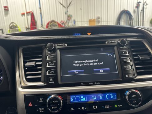 Used 2019 Toyota Highlander Limited w/ Protection Package #3 AWD/4WD image 61