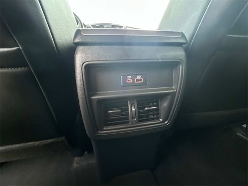 Used 2024 Nissan Murano SV w/ SV Midnight Edition Package image 12