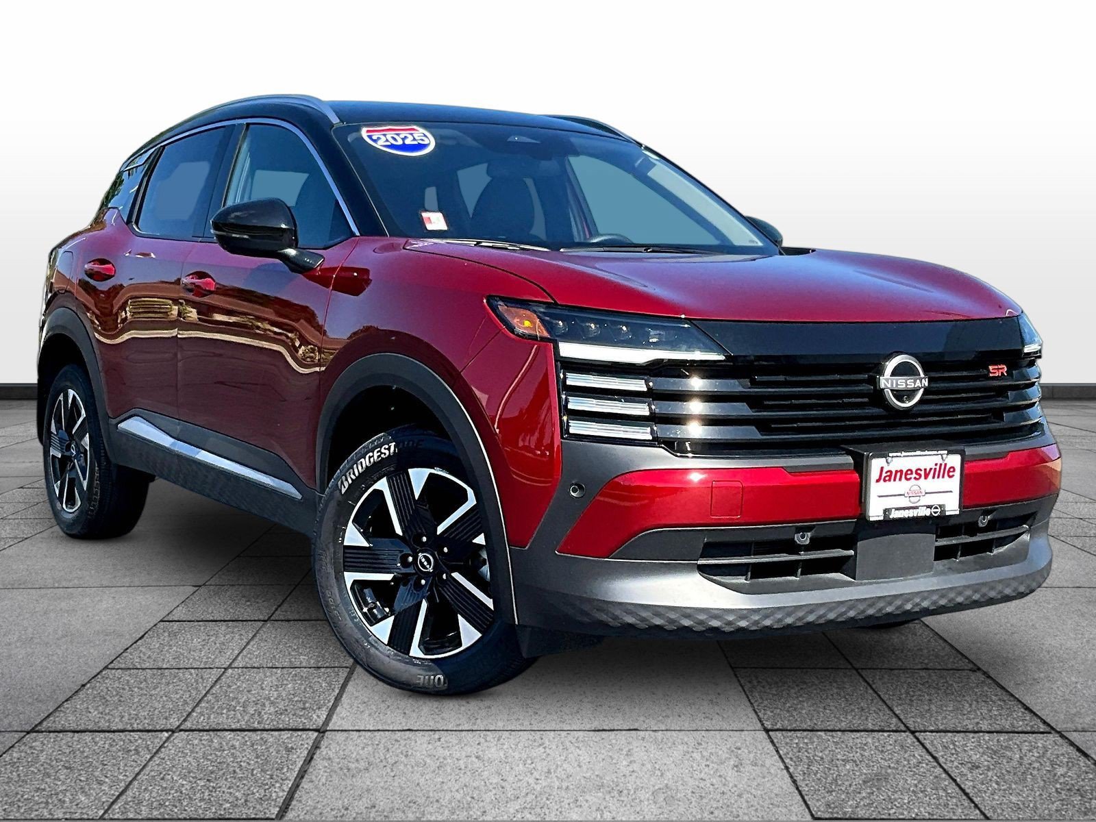 Certified 2025 Nissan Kicks SR FWD image 1