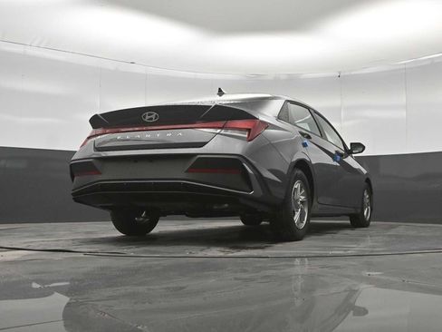 New 2026 Hyundai Elantra SE FWD image 35