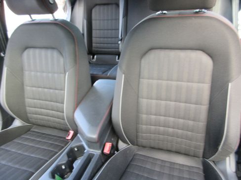 Used 2019 Volkswagen Jetta GLI image 14