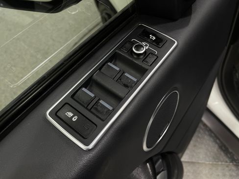 Used 2015 Land Rover Range Rover Supercharged AWD/4WD image 15