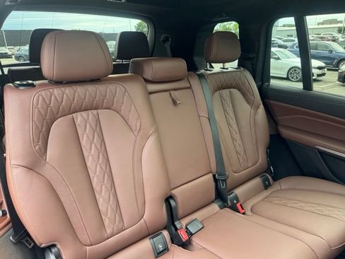 Used 2022 BMW X7 xDrive40i w/ M Sport Package AWD/4WD image 30