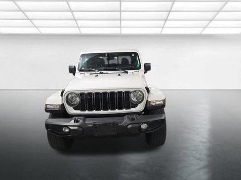 Used 2025 Jeep Gladiator Sport AWD/4WD image 10