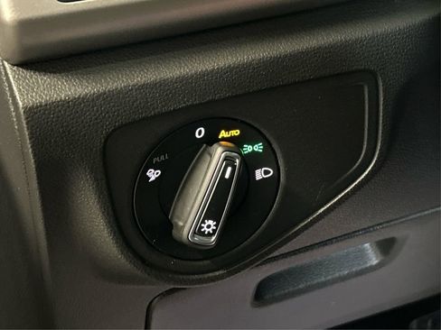 Used 2021 Volkswagen Atlas SE image 38