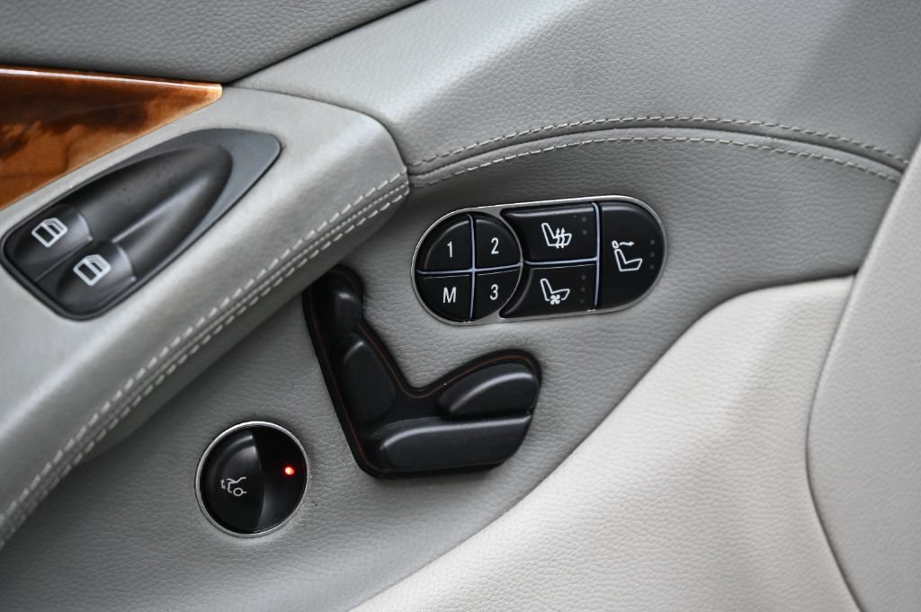 Used 2009 Mercedes-Benz SL 550 w/ Premium I Pkg image 16