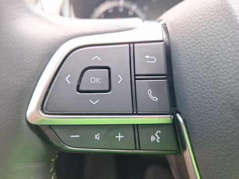 Used 2021 Toyota Highlander Platinum FWD image 21