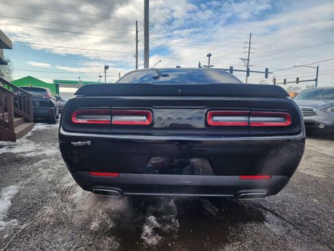 Used 2022 Dodge Challenger SXT w/ Blacktop Package RWD image 6