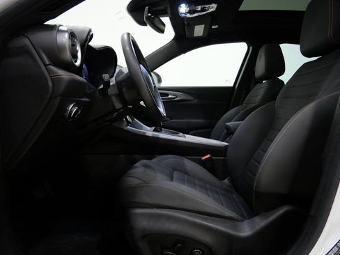 Used 2024 Alfa Romeo Tonale Ti image 12