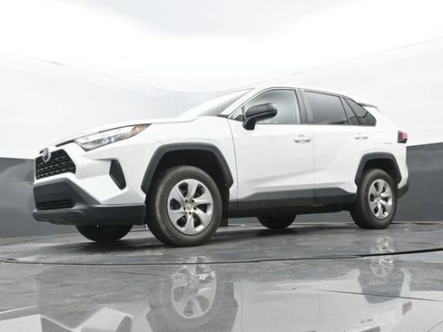 Used 2023 Toyota RAV4 LE FWD image 12