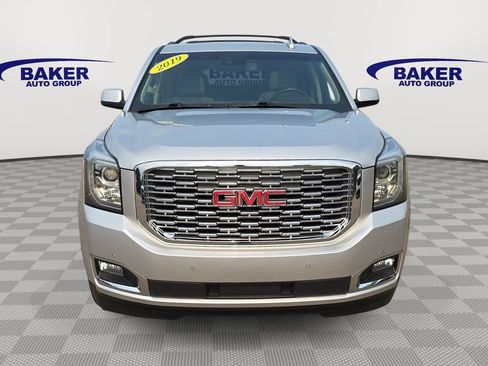 Certified 2019 GMC Yukon XL Denali w/ Denali Ultimate Package AWD/4WD image 2