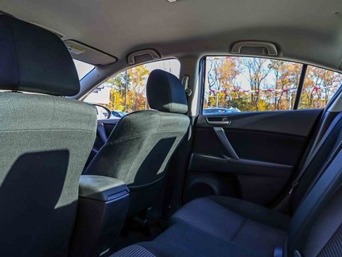 Used 2013 MAZDA MAZDA3 i Touring image 21