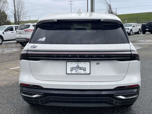 New 2026 Lincoln Nautilus Premier image 4