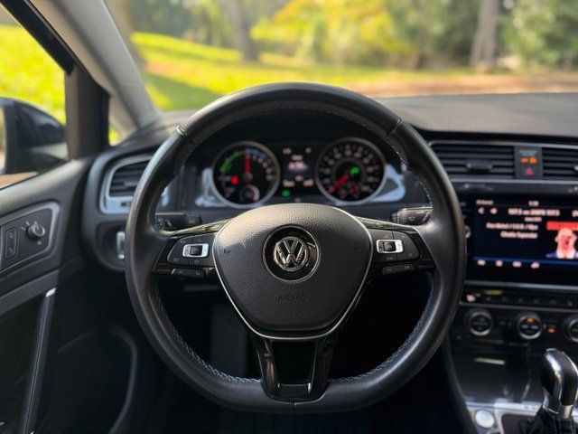 Used 2019 Volkswagen e-Golf SE FWD image 19