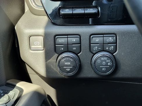 Used 2023 Chevrolet Silverado 1500 ZR2 w/ Technology Package image 14