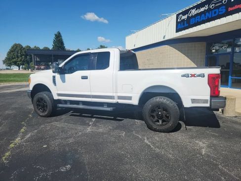 Used 2017 Ford F250 XLT AWD/4WD image 3