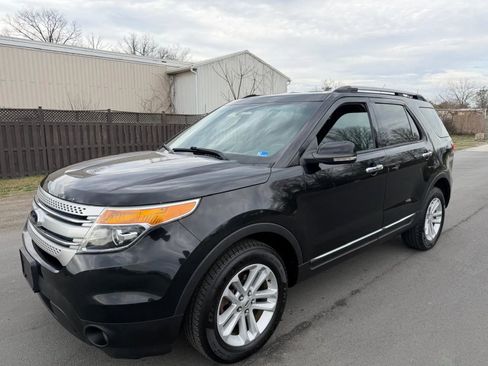 Used 2013 Ford Explorer XLT image 1
