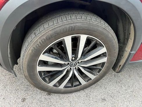 Used 2024 Nissan Pathfinder Platinum image 11