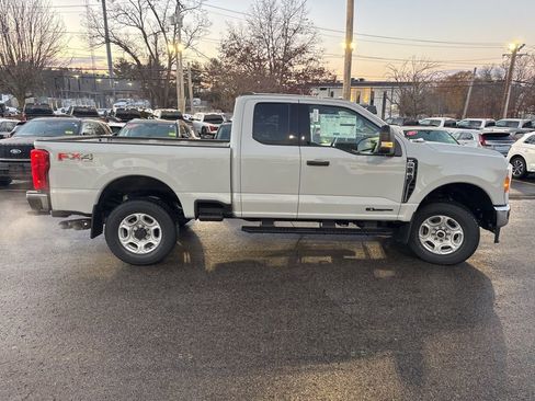 New 2026 Ford F350 XLT w/ FX4 Off-Road Package image 4