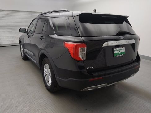 Used 2023 Ford Explorer XLT w/ Equipment Group 202A image 5