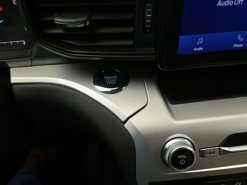 Certified 2022 Ford Explorer XLT w/ Class IV Trailer Tow Package image 15