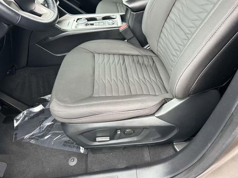 Used 2021 Ford Explorer XLT image 14