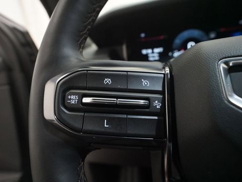 Used 2024 GMC Acadia AT4 AWD/4WD image 19