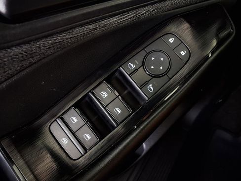 Used 2023 Nissan Rogue S FWD image 25