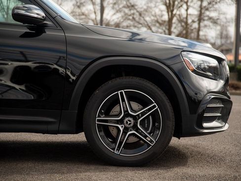 Certified 2025 Mercedes-Benz GLB 250 4MATIC image 11