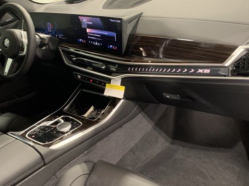 Certified 2026 BMW X5 xDrive40i w/ M Sport Package AWD/4WD image 25