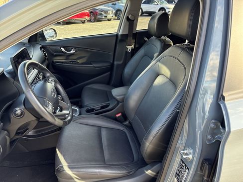 Used 2023 Hyundai Kona Limited image 13