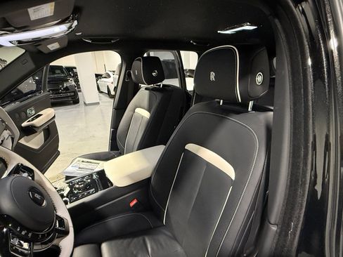 Used 2023 Rolls-Royce Cullinan image 30