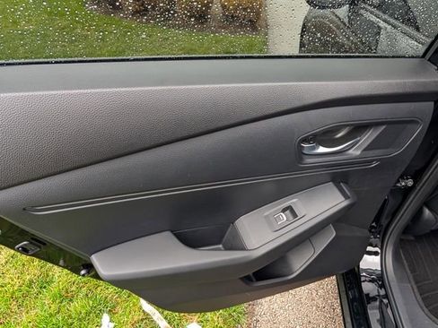 Used 2024 Honda Accord Sport image 11