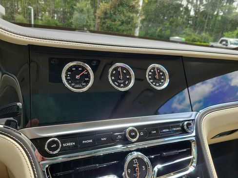 Used 2021 Bentley Flying Spur V8 AWD/4WD image 48