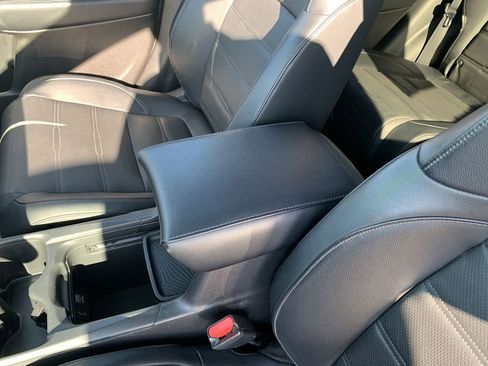 Used 2019 Honda CR-V Touring image 21