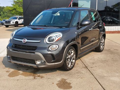 Used 2014 FIAT 500L Trekking w/ Popular Equipment Group FWD image 1