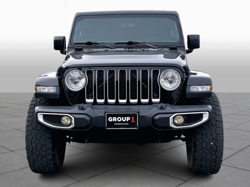 Used 2021 Jeep Gladiator Overland image 3