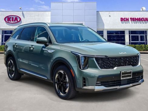 Certified 2025 Kia Sorento EX AWD/4WD image 3