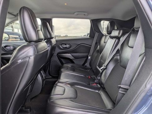 Used 2020 Jeep Cherokee Latitude Plus FWD image 13