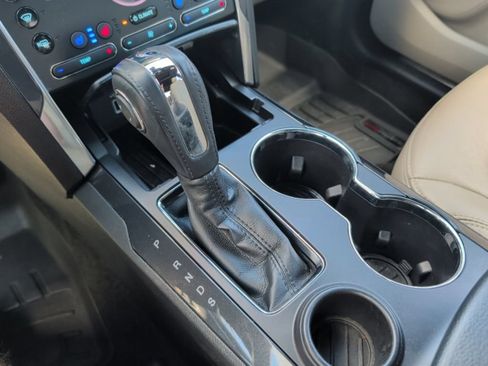 Used 2018 Ford Explorer Limited w/ Equipment Group 301A FWD image 29