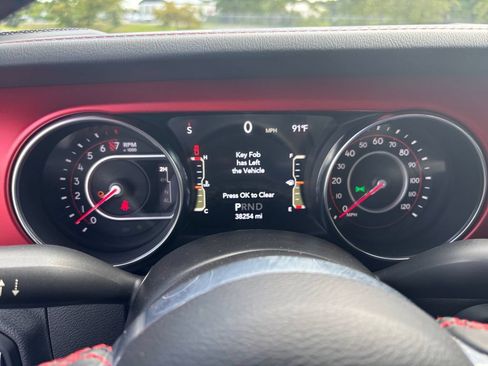 Used 2021 Jeep Gladiator Rubicon w/ Dual Top Group AWD/4WD image 19