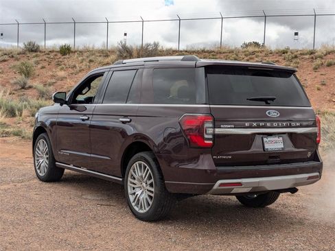 Used 2024 Ford Expedition Platinum image 8