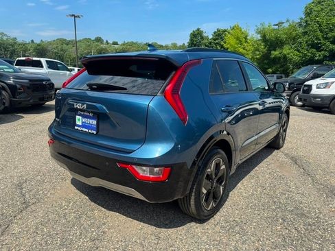 Used 2023 Kia Niro Wind w/ Wind Preserve Package FWD image 7